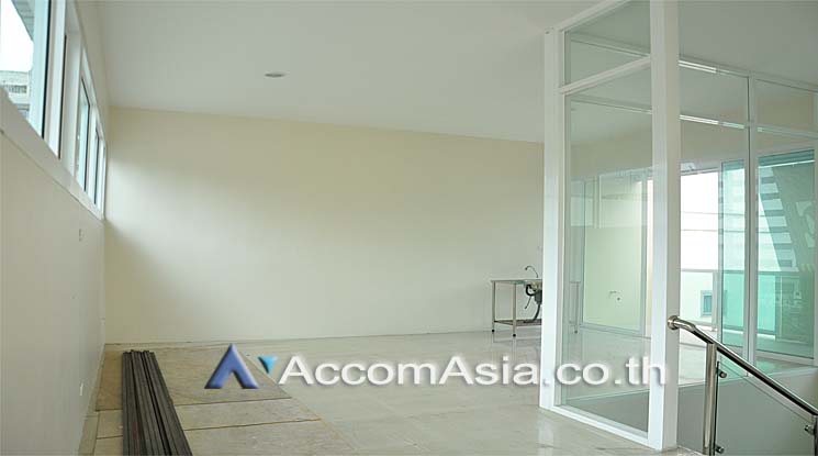 12  Office Space For Sale in Silom ,Bangkok BTS Sala Daeng AA13148